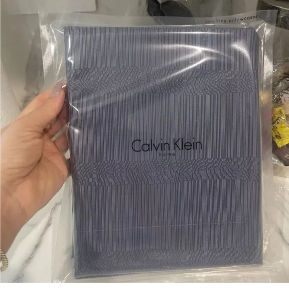 Calvin Klein Bamboo Flowers Rhythmic Stripes Hyacinth King Pillowcases.New!